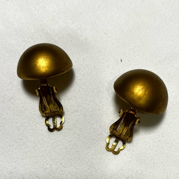 Vintage matte/satin gold tone
"half ball" Earrings, NWT - Picture 6 of 6